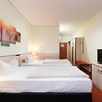Novina Suedwestpark Hotel 4*