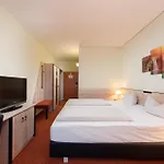 Novina Suedwestpark Hotel Norymberga
