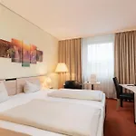 Novina Suedwestpark Hotel 4*