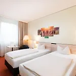 Novina Suedwestpark Hotel 4*