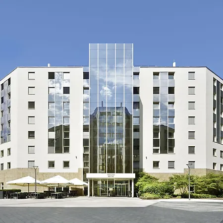 Hotel Novina Suedwestpark 4*