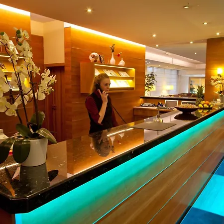 Novina Suedwestpark Hotel 4*