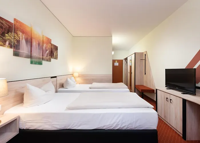 Novina Suedwestpark Hotel 4*