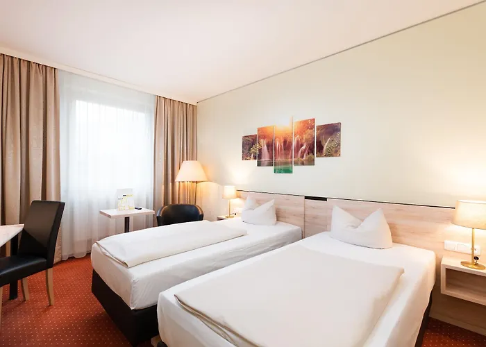 Novina Suedwestpark Hotel 4*