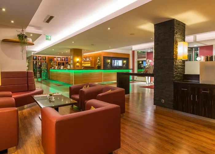 Novina Suedwestpark 4*