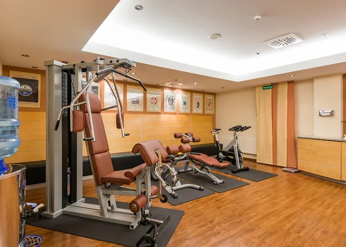 Novina Suedwestpark Hotel 4*