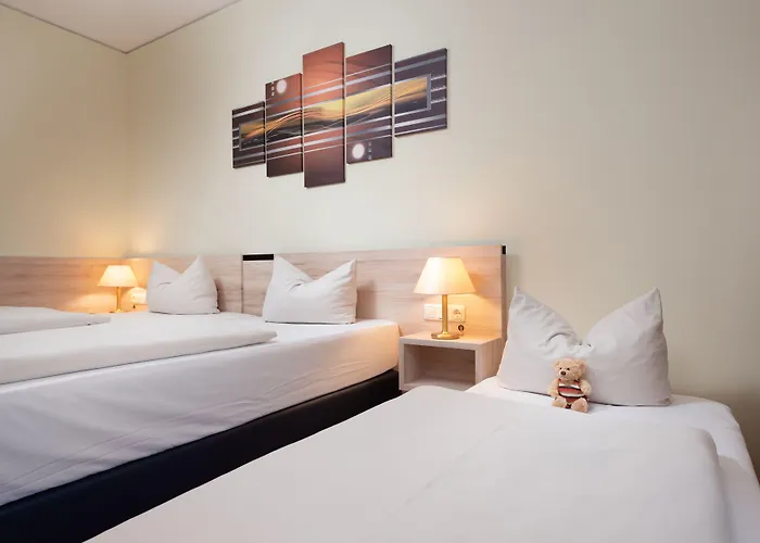 Novina Suedwestpark 4*