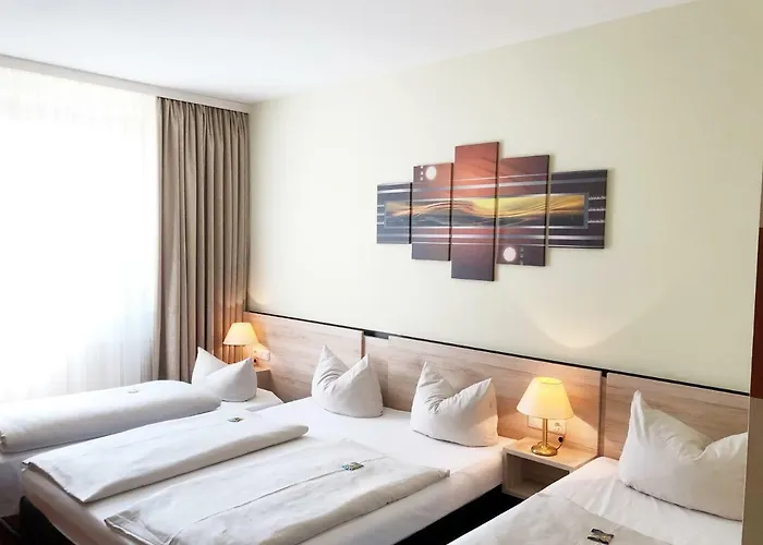 Hotel Novina Suedwestpark 4*