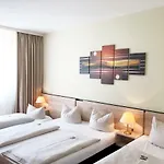 Hotel Novina Suedwestpark 4*