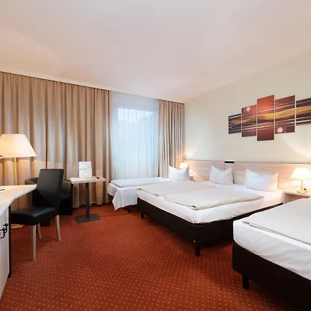 Novina Suedwestpark Hotel