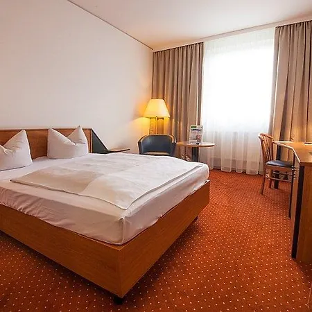 Hotell Novina Suedwestpark 4*
