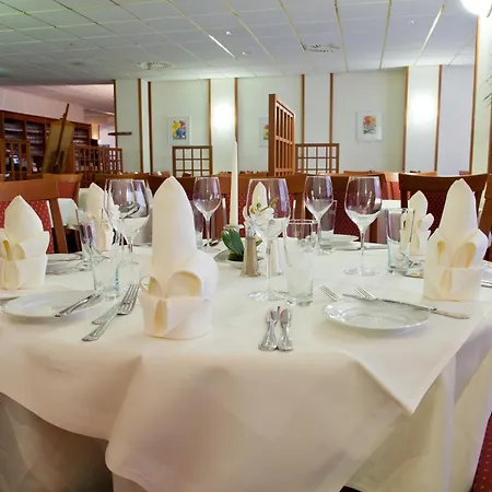 Novina Suedwestpark Hotel