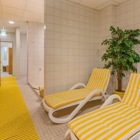 Novina Suedwestpark Hotel 4*