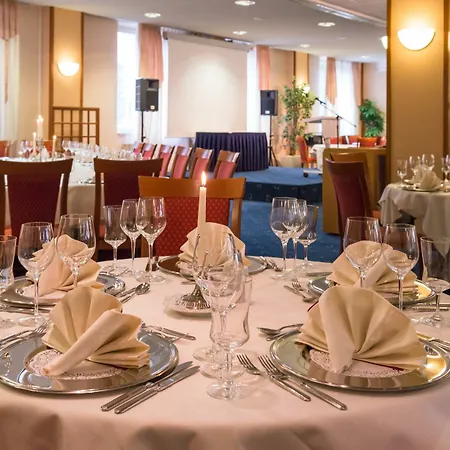 Novina Südwestpark Hotel
