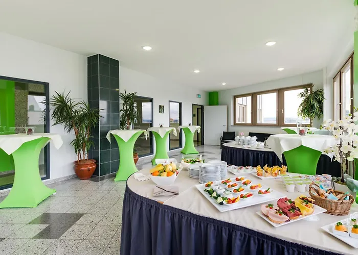 Hotel Novina Suedwestpark 4*