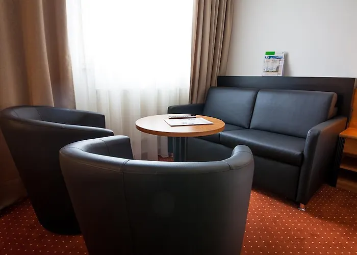 Hotel Novina Suedwestpark 4*
