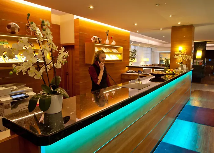Novina Suedwestpark Hotel 4*